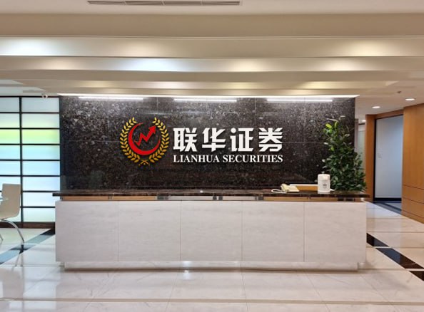 杠杆与风险共舞：透视中国股票配资网站的生态与操作逻辑
